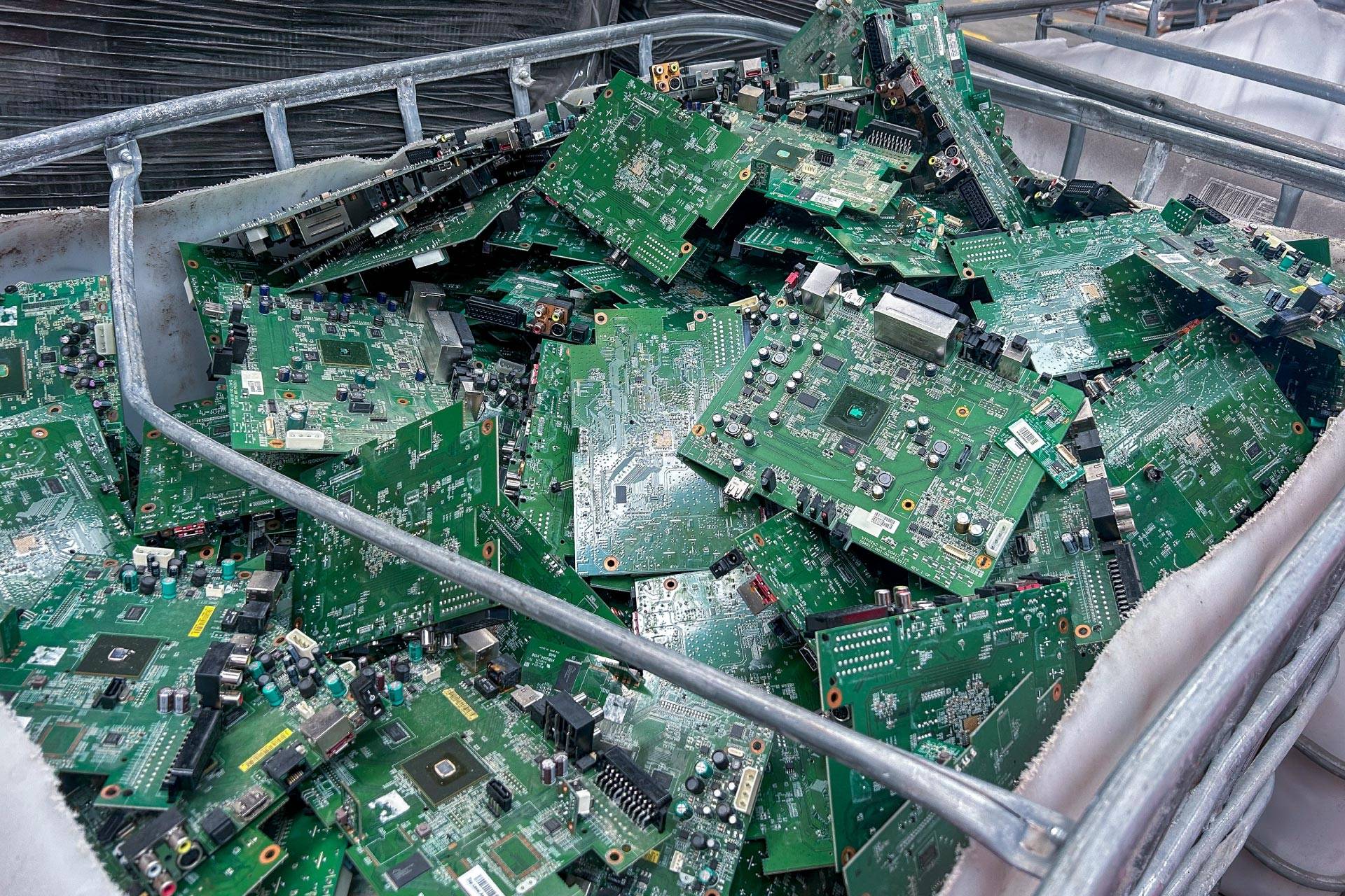 Electronic Device Repair: The Positive Environmental Impact